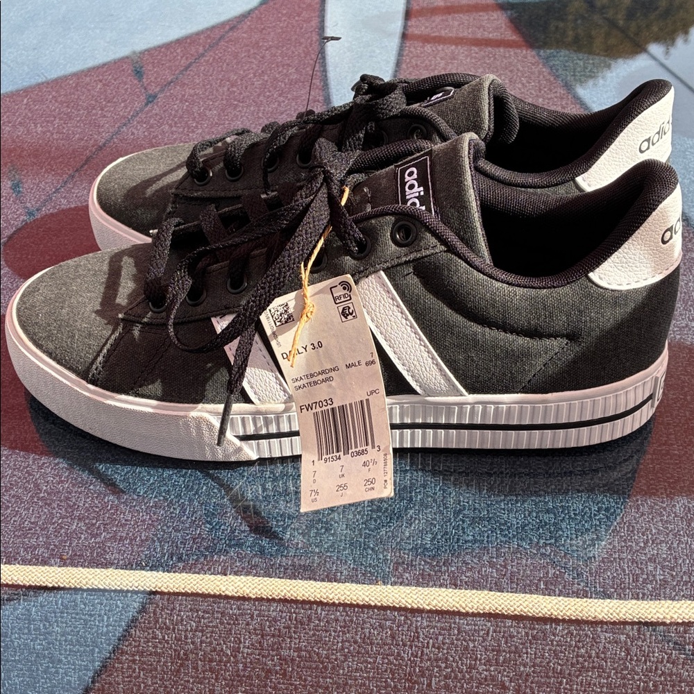 Adidas skateboard daily 3.0 Classic Black and White Shoes new tags